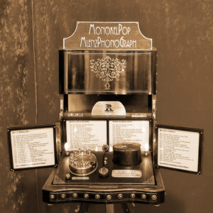 Der MonokelPop MuenzPhonoGraph